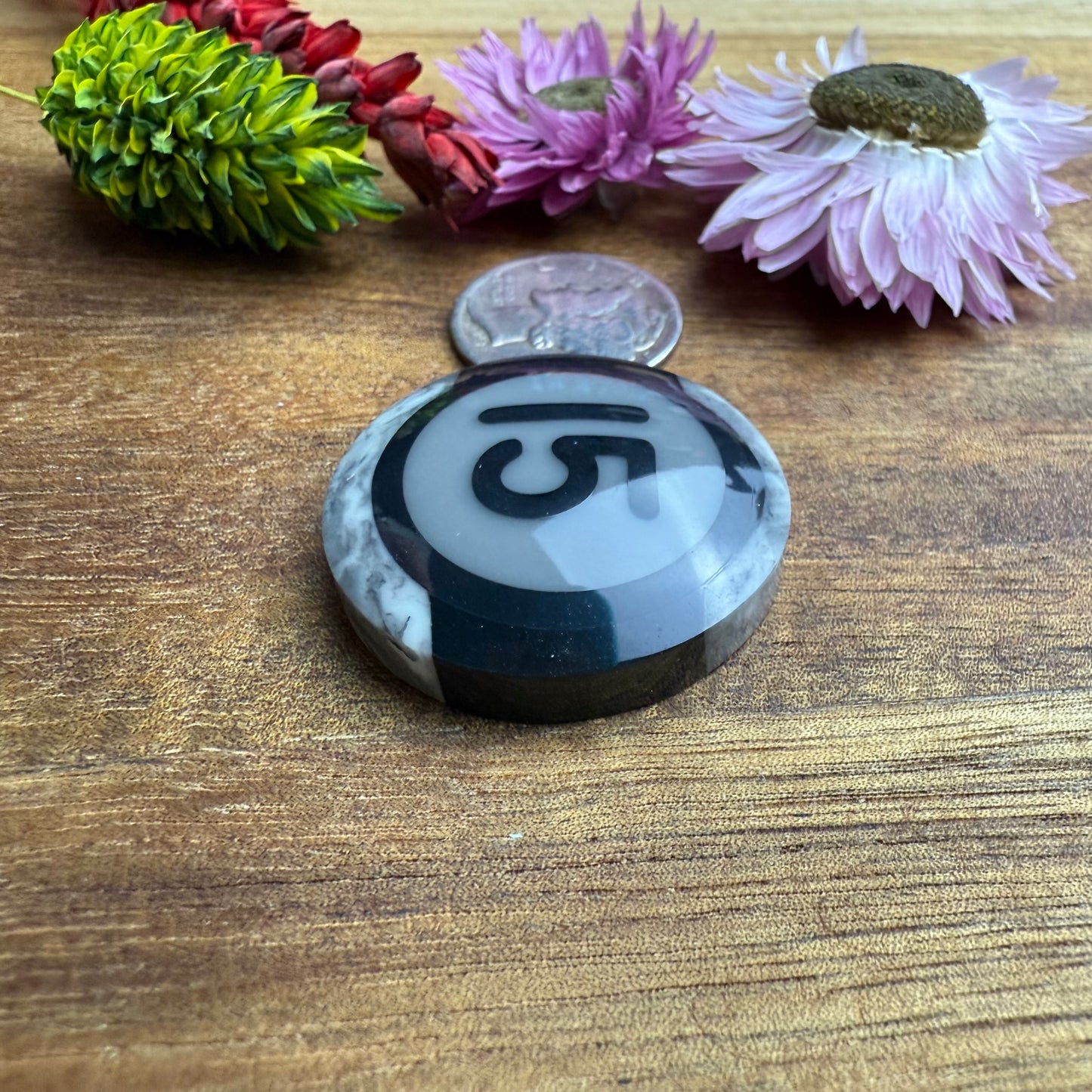 Pool Ball Cabochon - approx. 27 x 27 x 8 mm