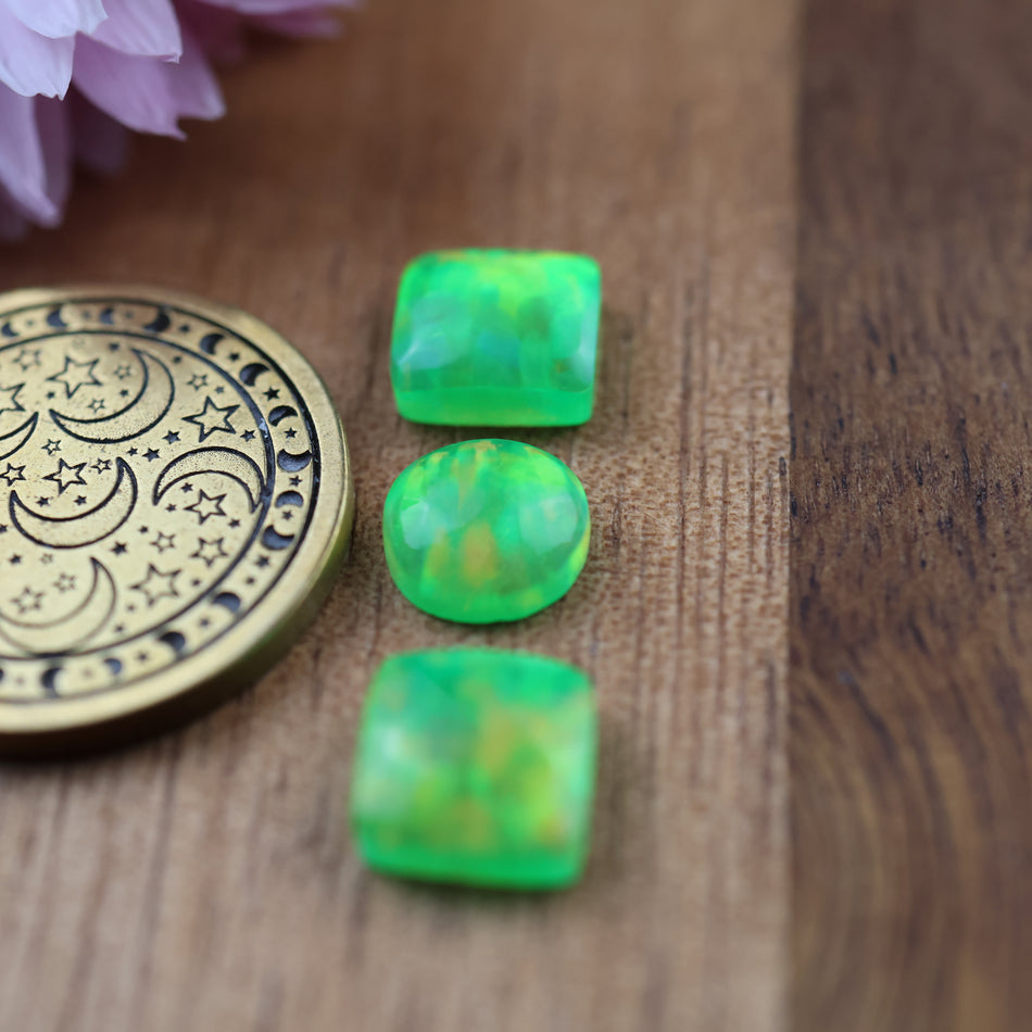 Bello Opal Cabochon Set of 3 - approx. 7 x 7 mm