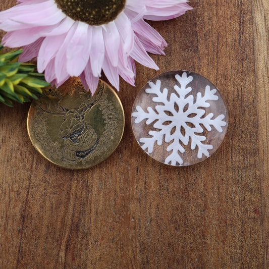 Engraved Acrylic Cabochon - approx. 19 x 19 x 5.7 mm