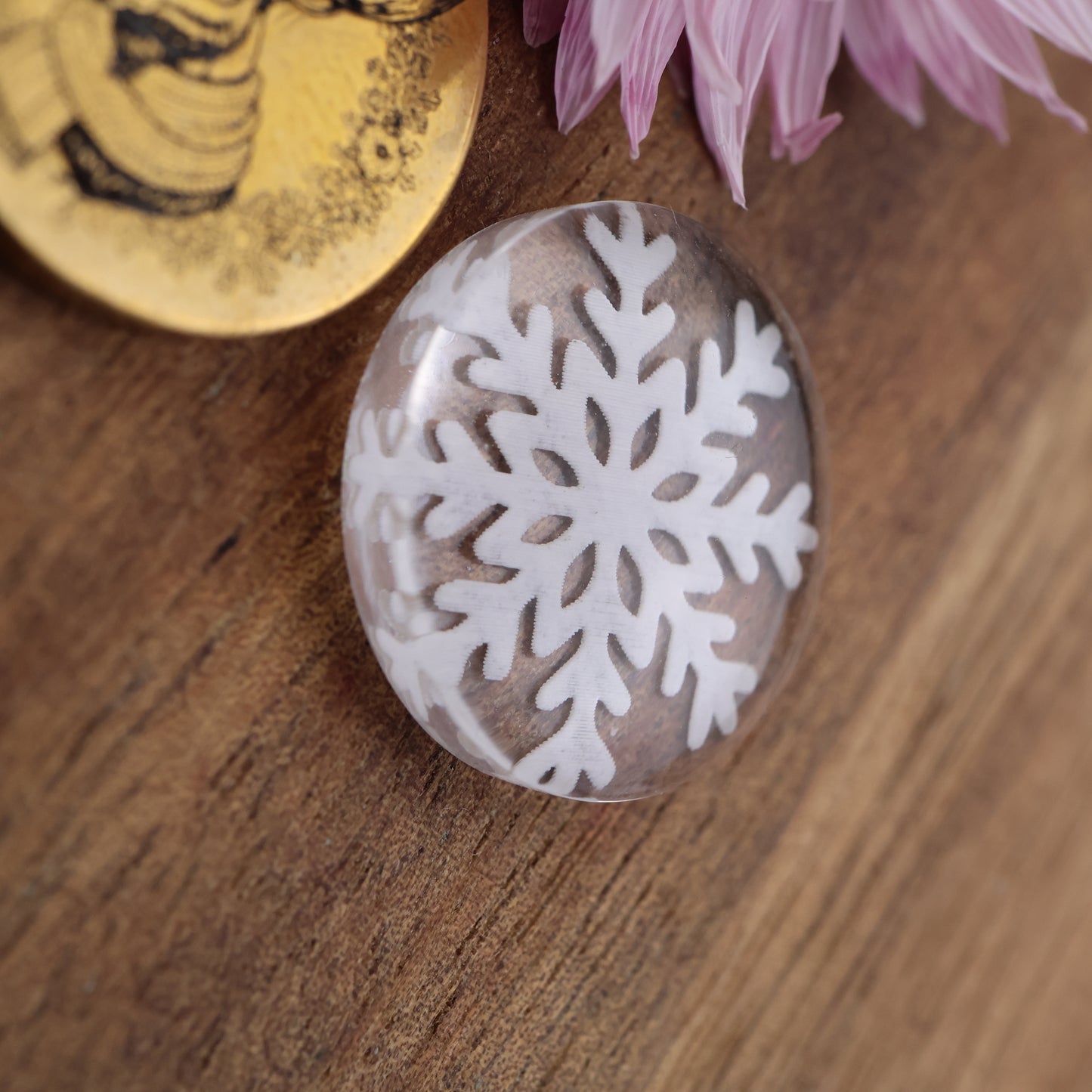 Engraved Acrylic Cabochon - approx. 19 x 19 x 5.7 mm